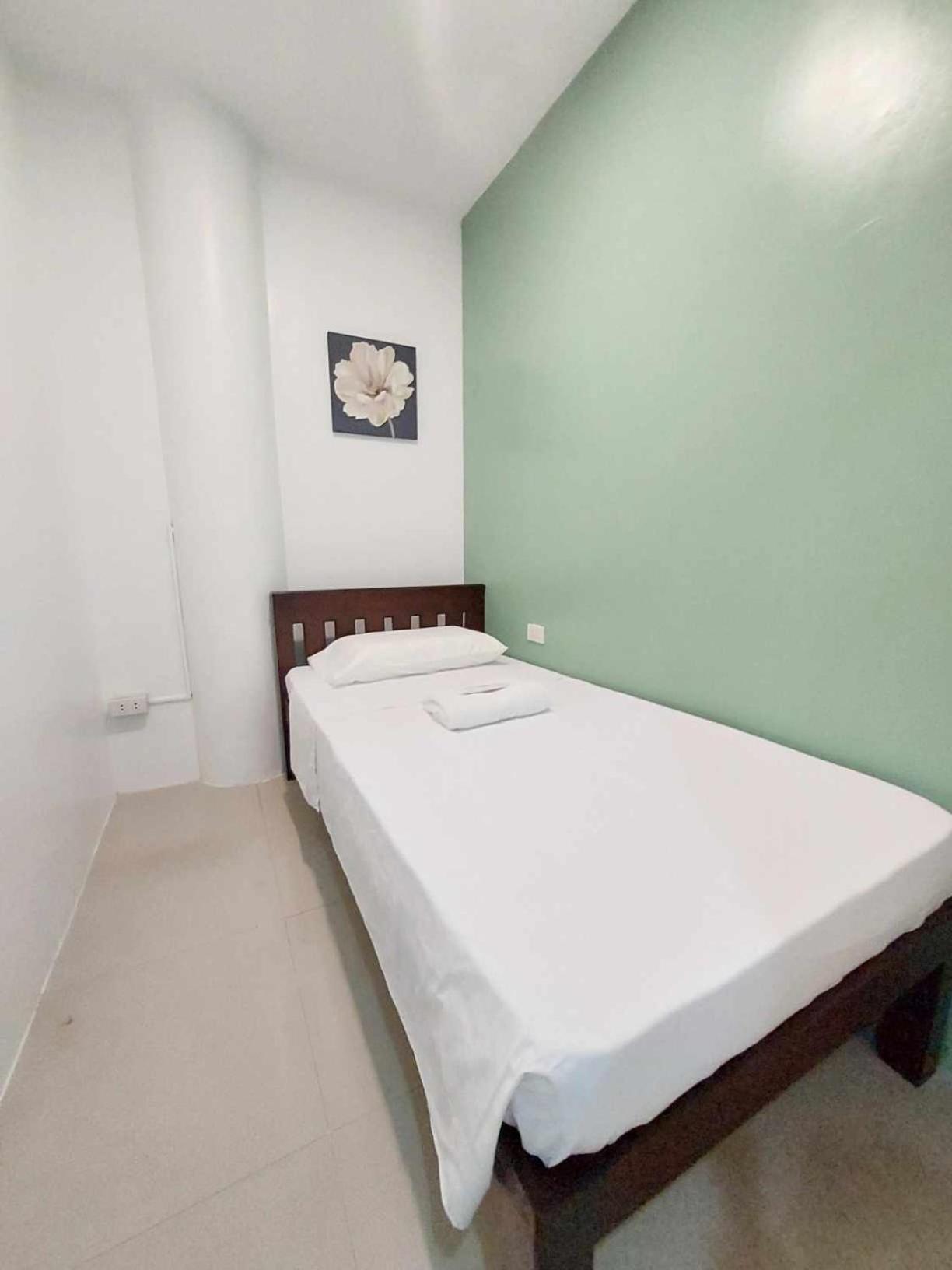 Primerose Residences - Near Mactan-Cebu International Airport Lapu-Lapu City Esterno foto