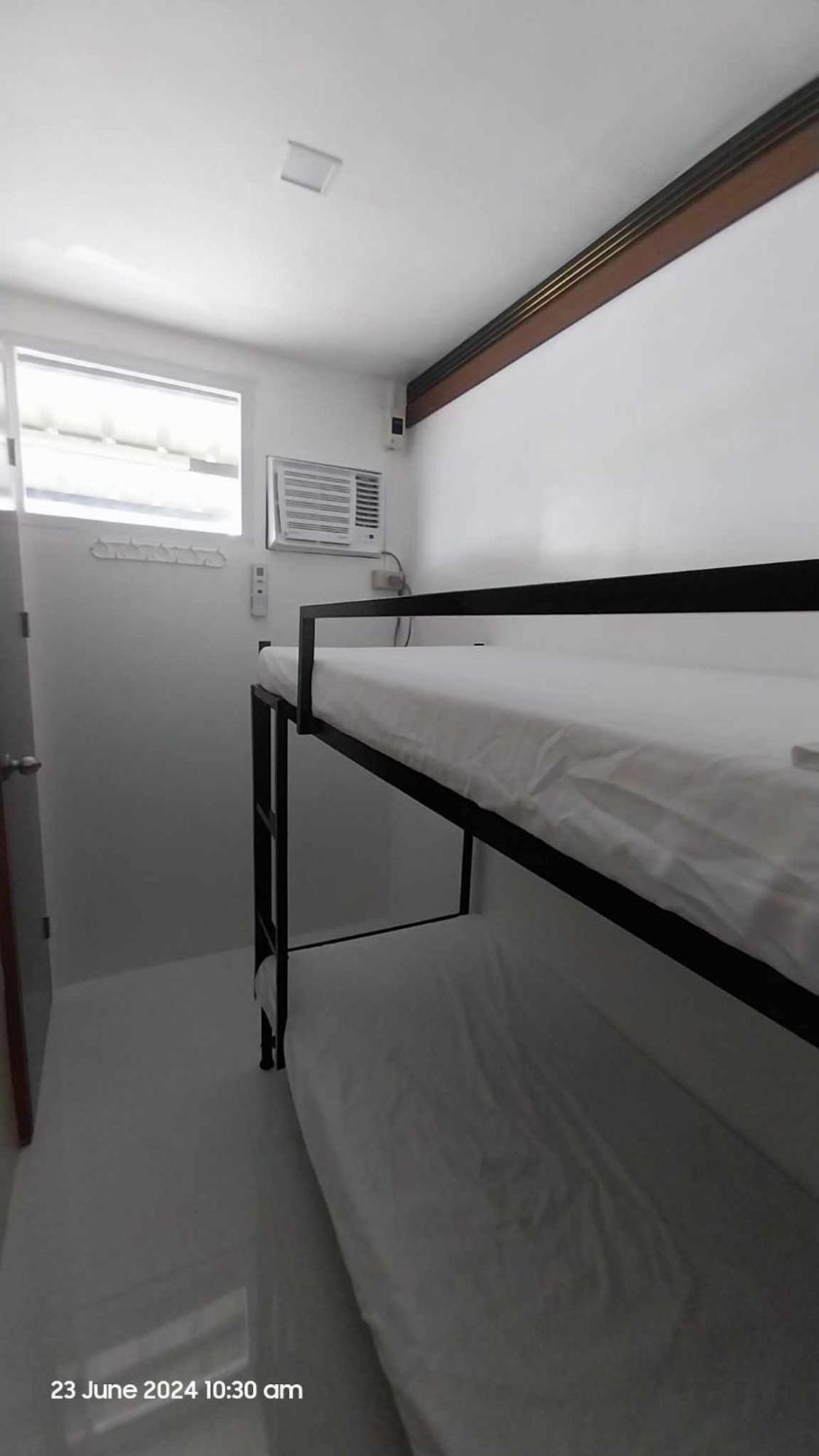 Primerose Residences - Near Mactan-Cebu International Airport Lapu-Lapu City Esterno foto